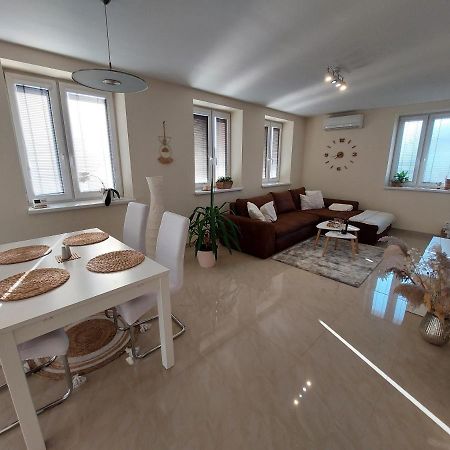 Frastak Apartment Hlohovec Exterior foto