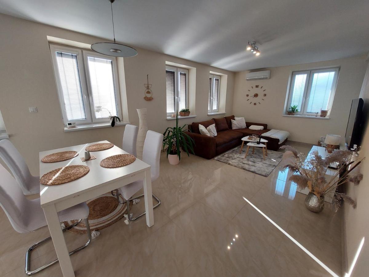 Frastak Apartment Hlohovec Exterior foto